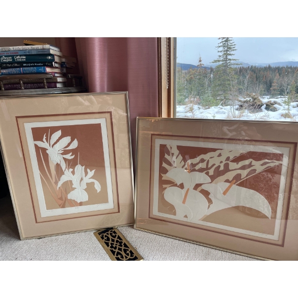 2 embossed serigraph print by artist David Allgood. Both in great condition.

 26x20 . 

