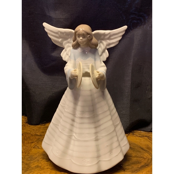 LLADRO Porcelain 'Angel Tree Topper' 7.5T
