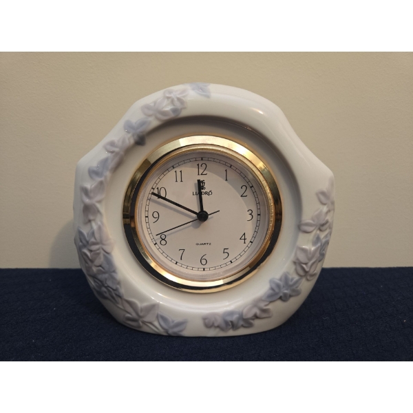 LLADRO 1988 Quartz Porcelain Clock - 6W, 2D, 6T 