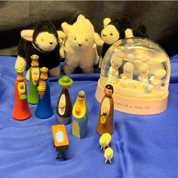 Miniature Nativity Scenario w/ Stuffed Sheep & More 1T