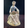 Image 1 : Lladro Porcelain Figurine Girl with Roses 8 Inch