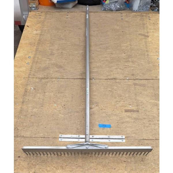 Aluminum Rake with Long Handle
