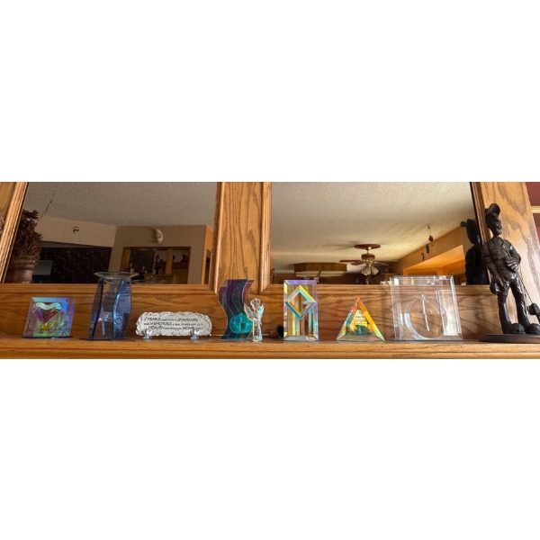Home Decor Incl. Ducks Unlimited Figure (15T) w/ Assortment of Rainbow Glass Oil Lamps 