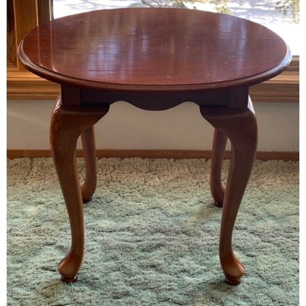 Crawfoot Oak End Table 25x22