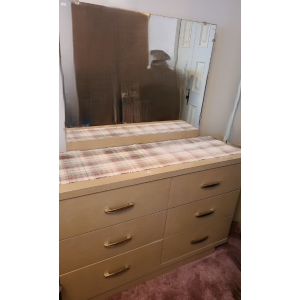 6 Drawer Dresser 48 w, 17 d, 32 h and Mirror 38 x 30.5