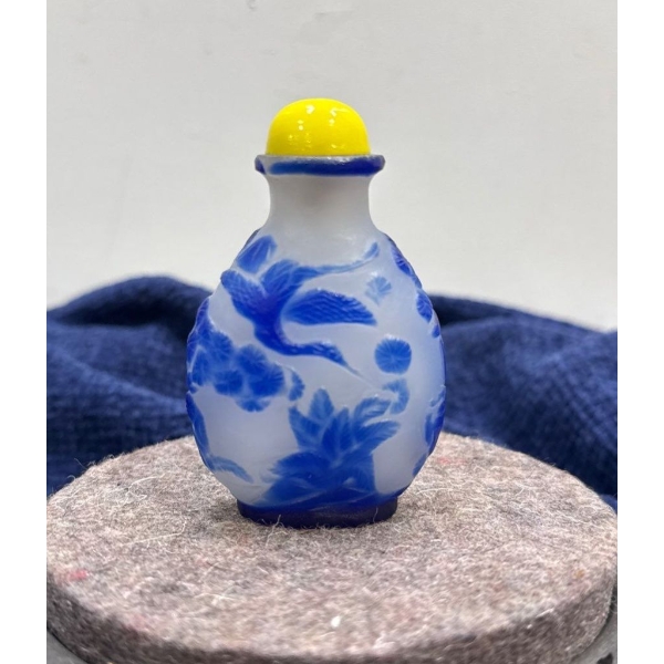 Embossed Blue & White Snuff Bottle 2.5H 