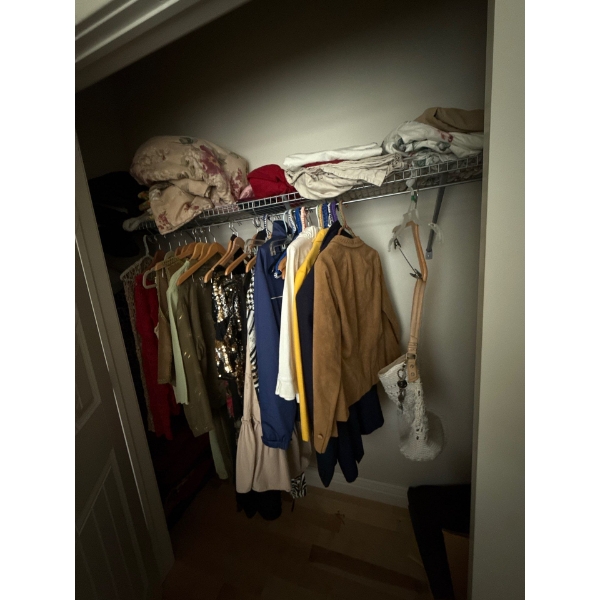 Women's Clothing Collection Incl. Linens (~Size M) 