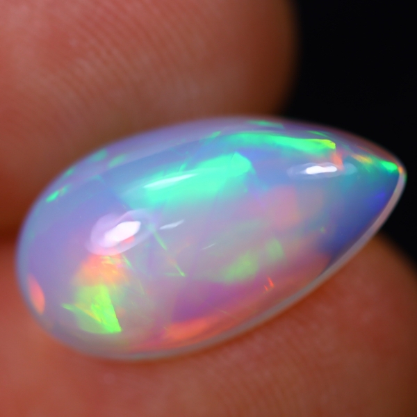 3.89 ct Certified Opal gemstone ($5,835 Appraisal)