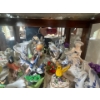 Image 3 : Ornate Porcelain Decor and Figurines
