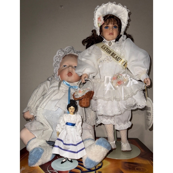 Collection Of Vintage Dolls At Different Life Stages 10T