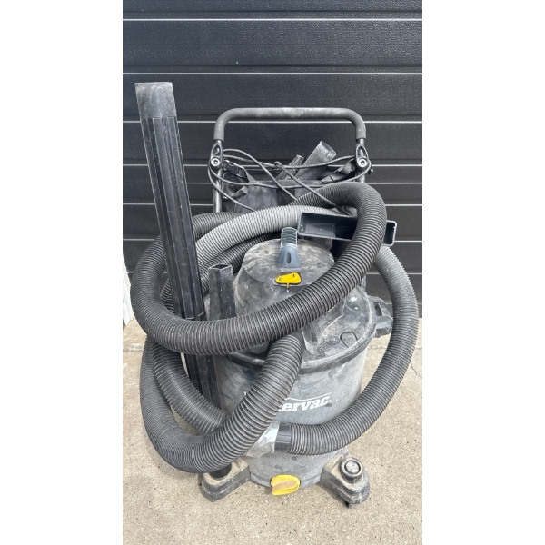 Mastervac Shop Vac w/ Accessories	