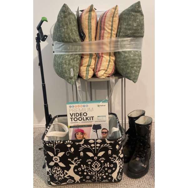 Woman's Rubber Boots Size 8  Tommy Bahama Pillows  & Premium Tool Kit