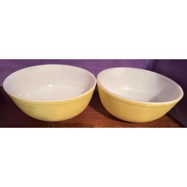 Two Large Pyrex Yellow 4 Quart Mixing Bowls (Two Identical Bowls)