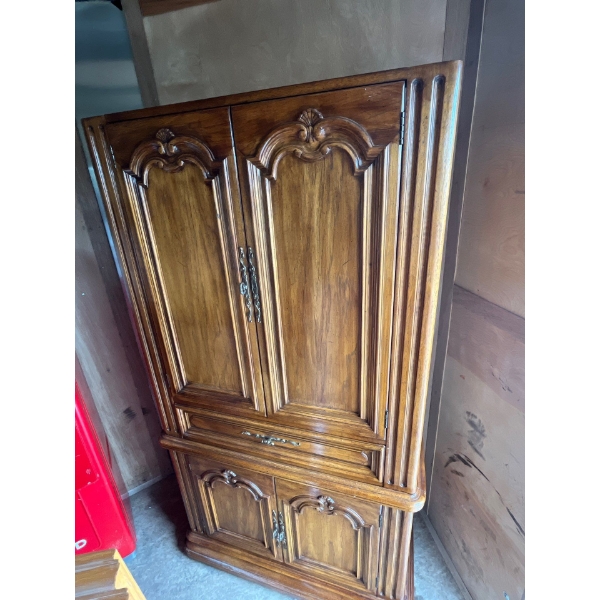 Solid Wood Vintage Bedroom Wardrobe 