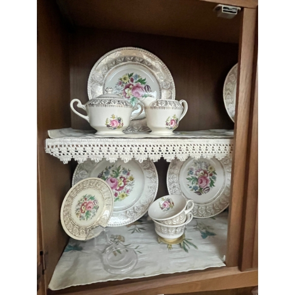 Solian Ware  Simpson Potters Ltd. Cobridge England  606Plates serving players teacups saucers & more