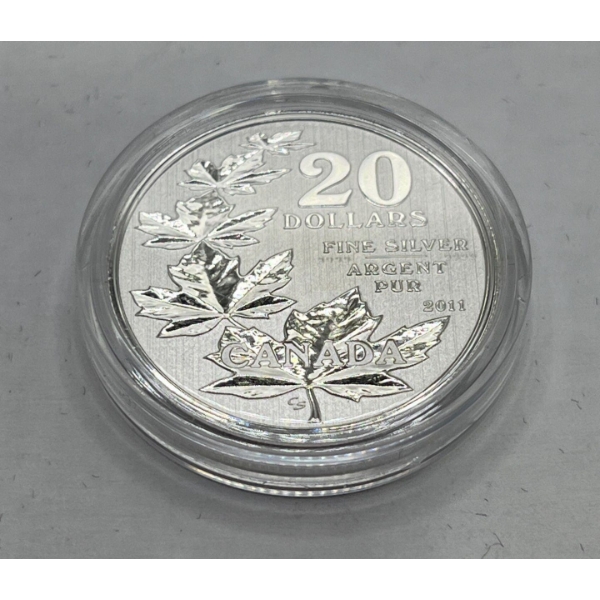 2011 $20 Maple Leaf Commemorative Coin 99.99% Silver at 7.96g