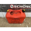 Image 9 : 6 Plastic Gasoline and Water Storage Containers