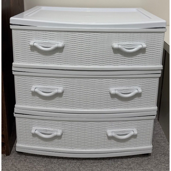 Plastic Dresser, Contents NOT Included - 23.5W, 16D, 25T 