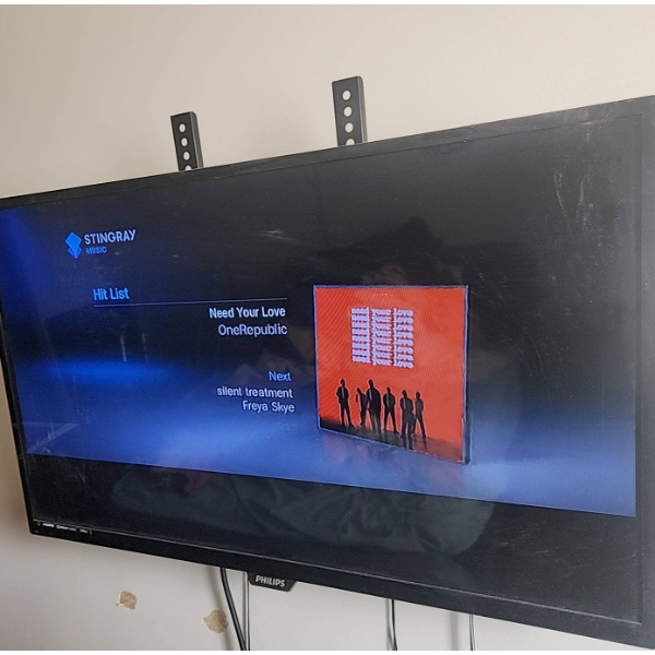 Philips 32" Smart TV with XiOne-SC (B) Box,
