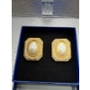 Image 1 : Christian Dior Clip-on Earrings Gold Plated with Pearl