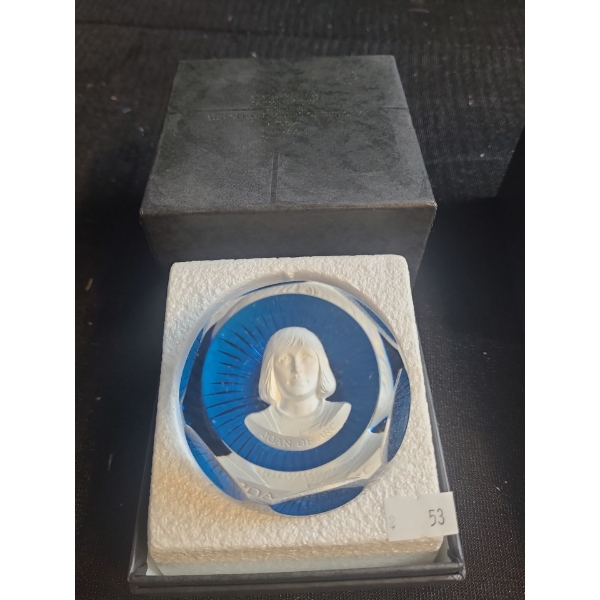 Franklin Mint- Baccarat Cameo in Crystal Paperweight: Joan of Arc