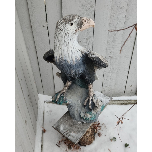 Eagle Outdoor Resin Statue 32 T
