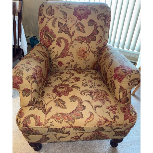 Vintage Floral Arm Chair 32x33x38