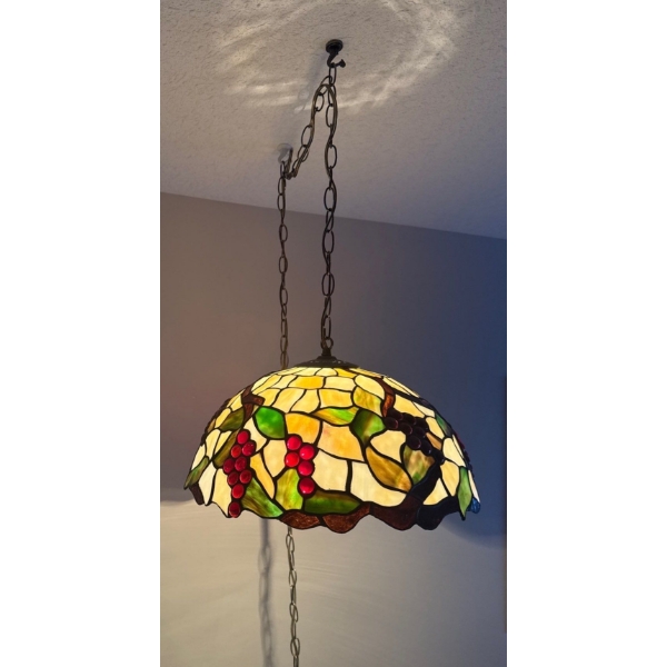 Gorgeous Tiffany Style Pendant Lamp - Plug In Ready - Swag Style