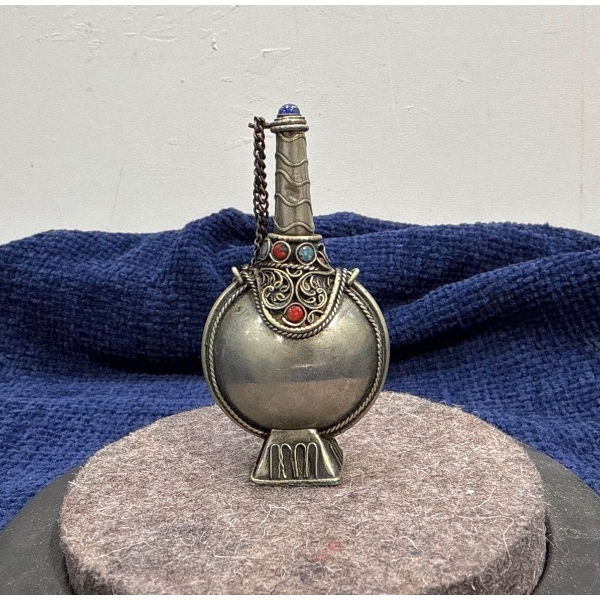 Metal Snuff Bottle with Spoon 3H