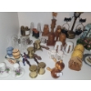 Image 5 : Assorted Vintage Salt and Pepper Shakers and a Few Other Trinkets 