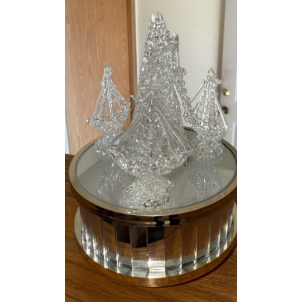 Crystal Mechanical Music Box 4T Mirrored Pedestal
