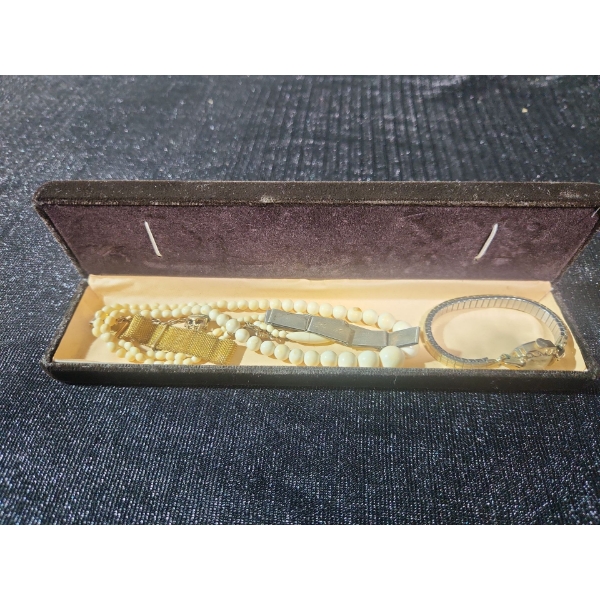 Assorted Jewellery Case