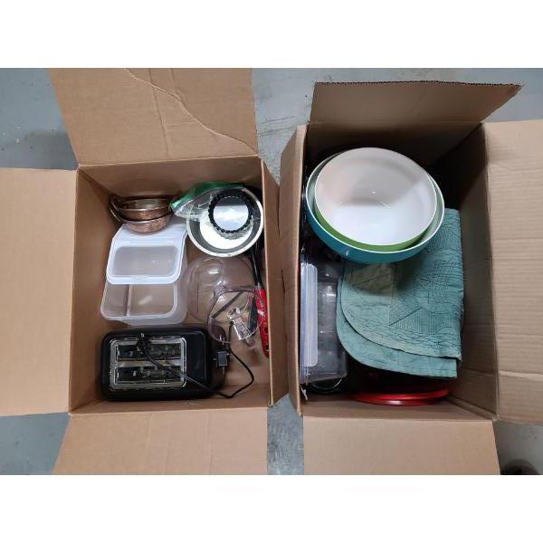 Assorted Kitchen Items (Toaster and More!)