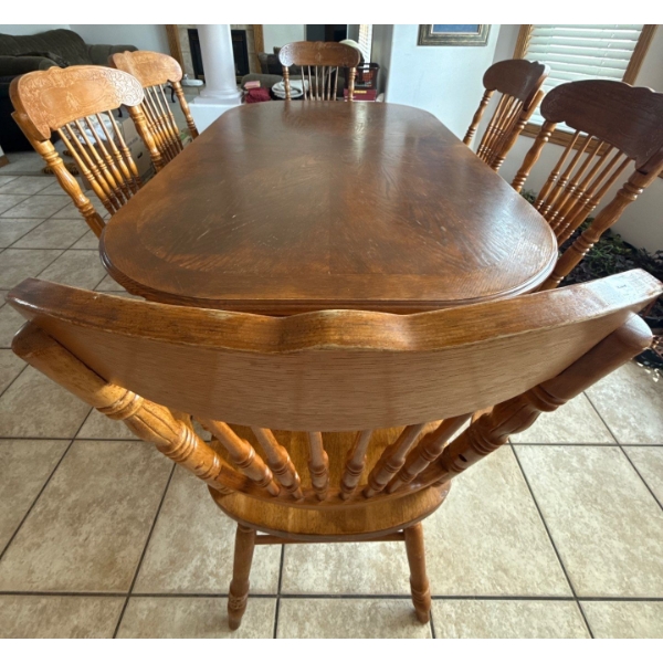 Beautiful Solid Oak Extendable 7 Piece Dining Table - 66x41x30