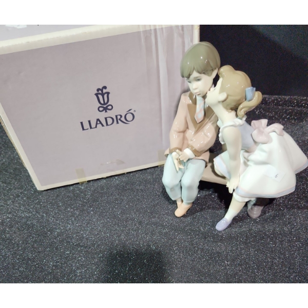 Lladro Figurine "Ten and Growing" Figurine 7 W, 4 D, 7.5 T w/ Box 
