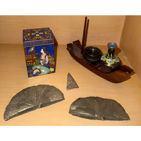 Pair Of Mineral Specimen Fans 5L Japanese Takara -Bune & Chinoserie Box w/ Lid