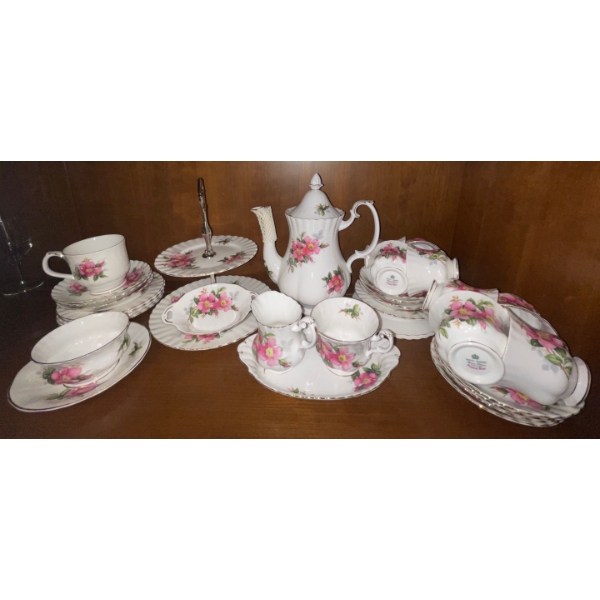 Royal Alberts Bone China "Prairie Rose" Collectible Pieces Tea Pot, Cups & Saucers, Cream & Sugar 