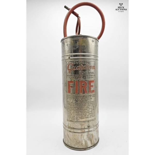 Vintage 2.5-Gallon Guardian Pump Tank Fire Extinguisher The Late 1960s 20''INCHES HEIGHT.