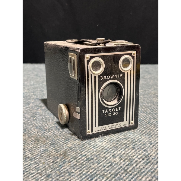  Kodak Brownie Target Six-20 Box Camera