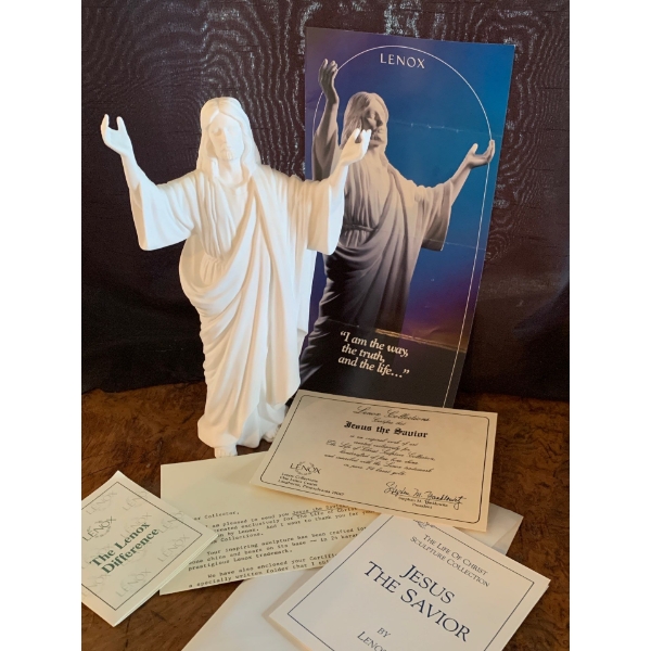 Lenox 'Jesus The Saviour' Fine Bone China w/ Papers - 9.5T 
