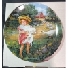 Image 3 : Dominion Canada Decorative Plates Collection