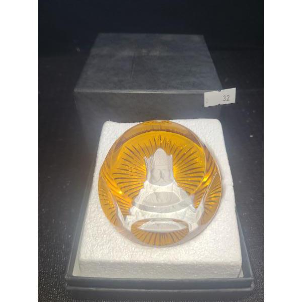 Franklin Mint- Baccarat Cameo in Crystal Paperweight: Charlemagne