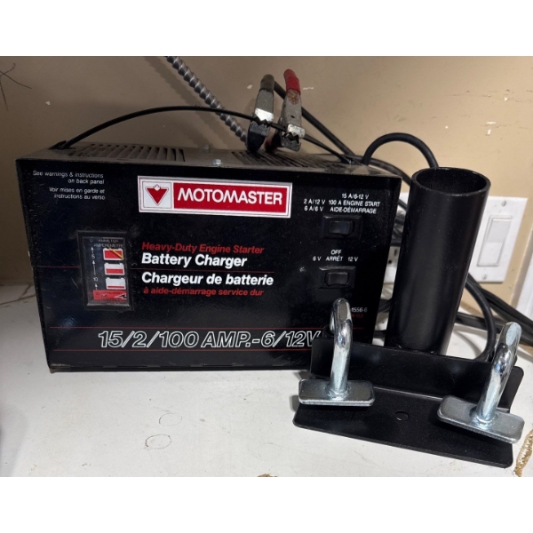 MOTOMASTER Heavy Duty Battery Charger 15/2/100 AMP.-6/12V w/ Truck Accessory 