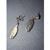 Image 2 : 10K Stamped Gold Earrings, Dark Stones (2.71g) 
