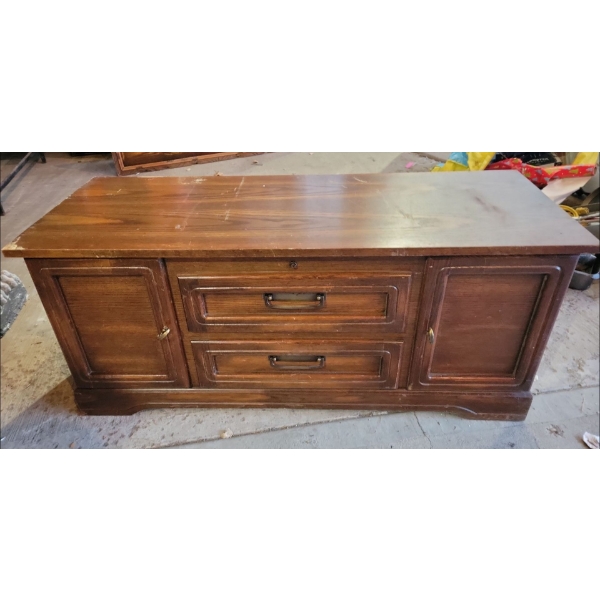 Vintage HUPPE Caprice Cedar Chest / Console Table 44L