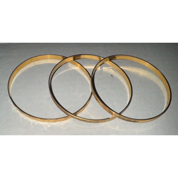 Stamped 10K Yellow Gold Bangle w/ Diamond Cut Design(x3) 2.75D