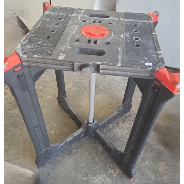 Portable Work Table 23 W, 21 D, 31 T 
