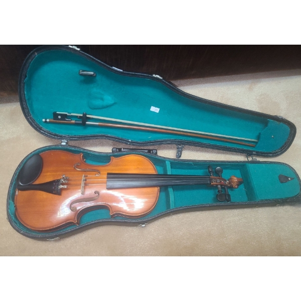 Violin w/ Case, Made in China 
