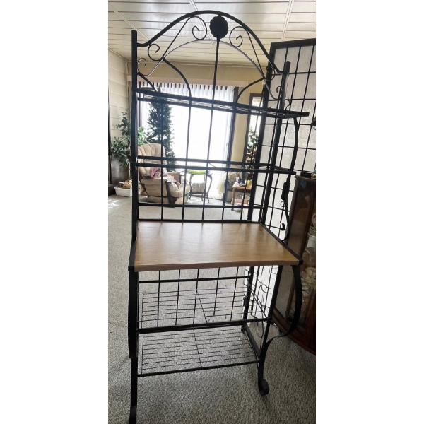 Kitchen wine/bakers Rack. Some damage on the laminate shelf (it’s peeling)