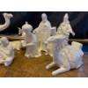 Image 3 : Pearl Iridescent 13 Piece Nativity Scene 9T